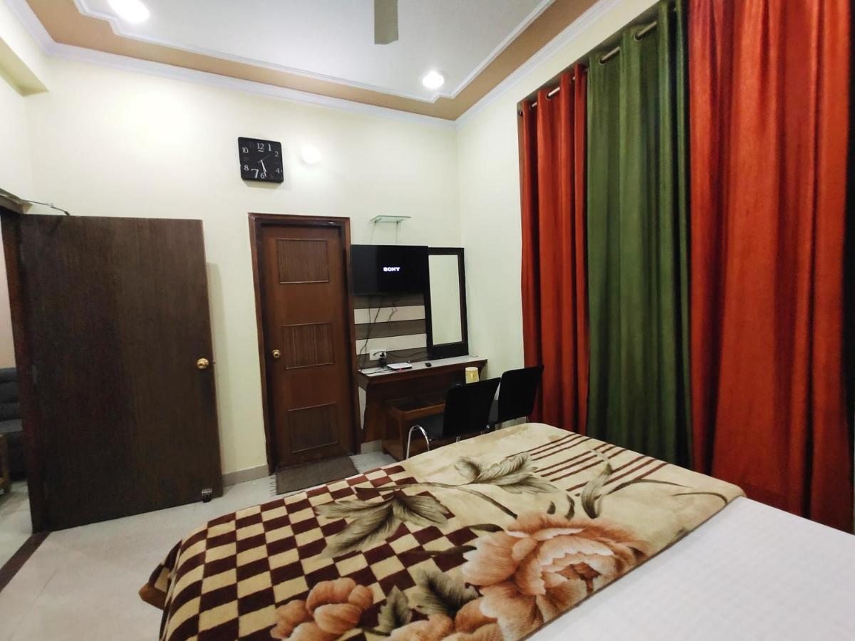 Hotel Aman Palace Prayagraj Esterno foto